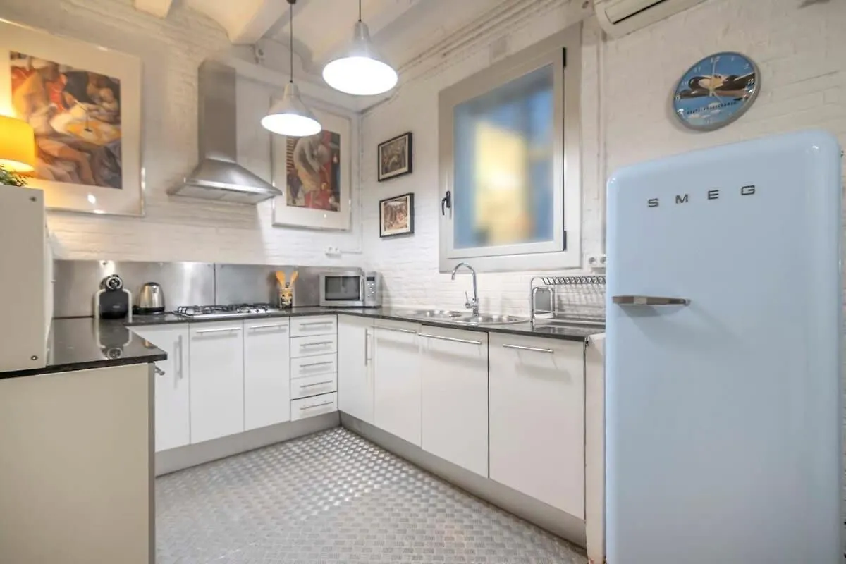 Exclusive 2 Bedroom Apartment In The City Center Barcelona Spain