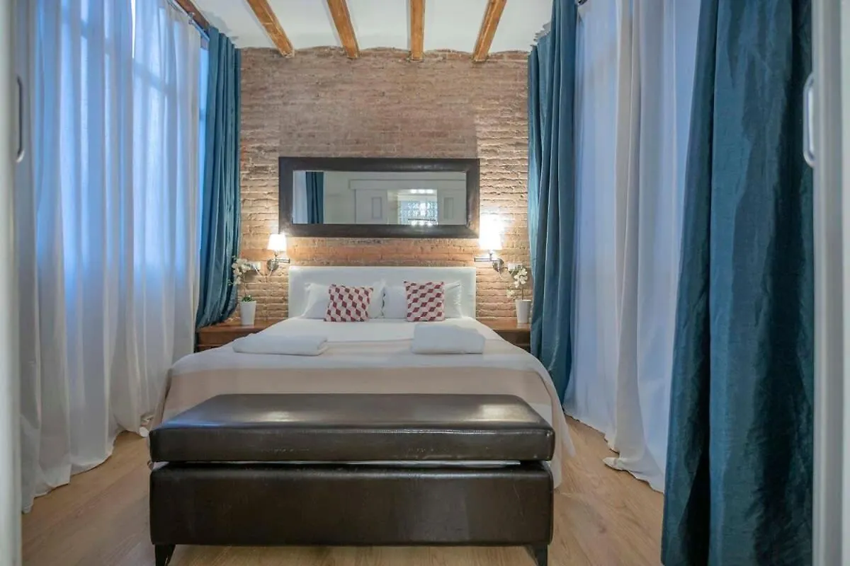 Exclusive 2 Bedroom Apartment In The City Center Barcelona